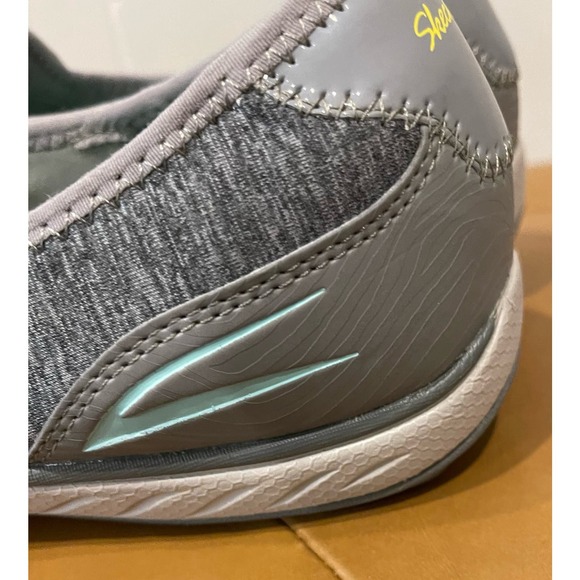 Sketchers Women’s Relaxed Fit Memory Foam Slip On Comfort Sneakers Size 10 - Picture 6 of 8